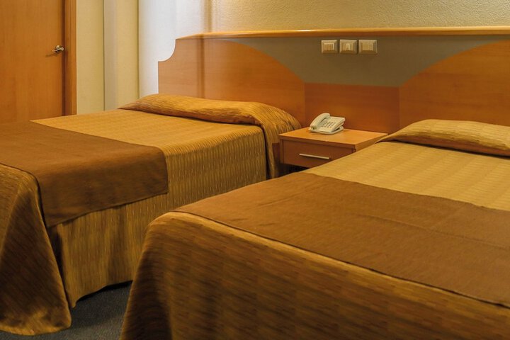 Room 15 of 39