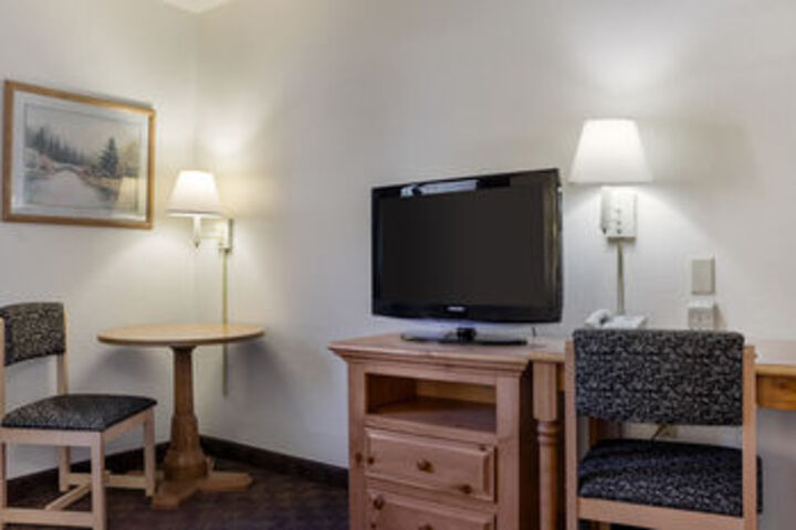 Room 40 of 65
