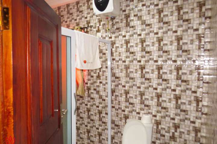 Room 102 of 119