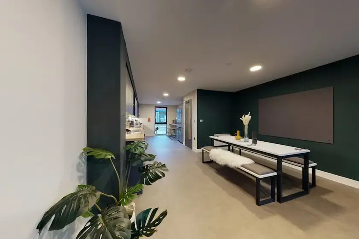 Room 5 of 13