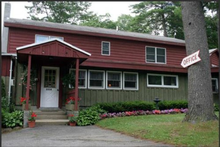 Kathys Lake George Cottages & Motel