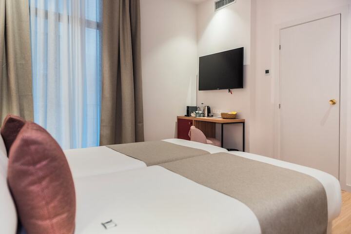 Room 28 of 60