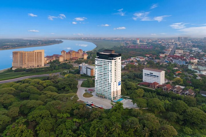Tryp by Wyndham Vientiane Central