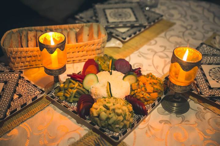 Dining 8 of 25