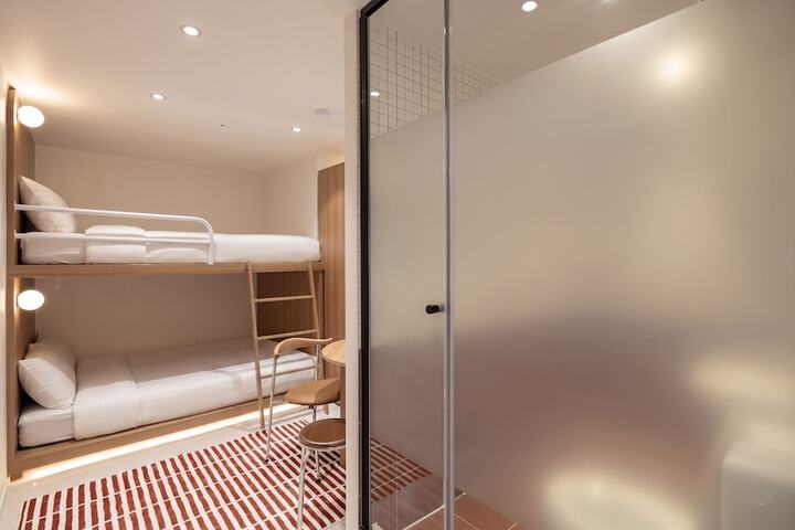 Room 68 of 117