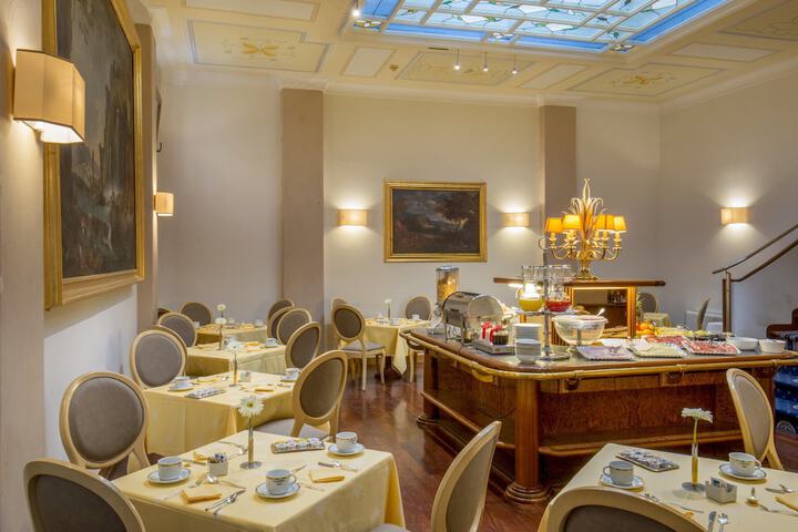 Breakfast area