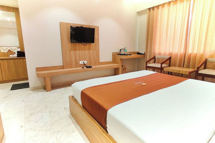 Room 25 of 39