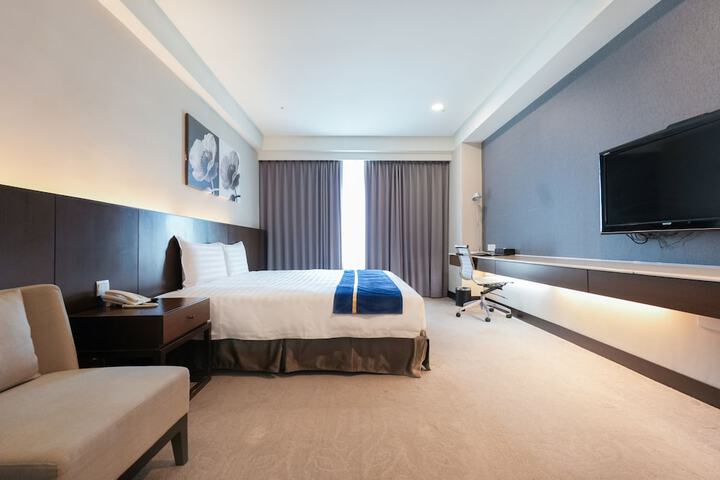 Room 9 of 35