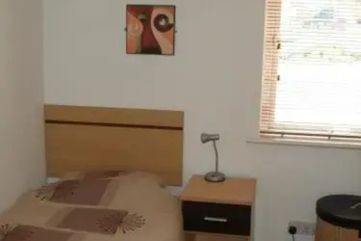 Room 7 of 11