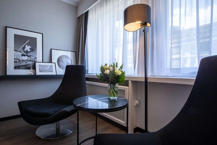 Room 36 of 209