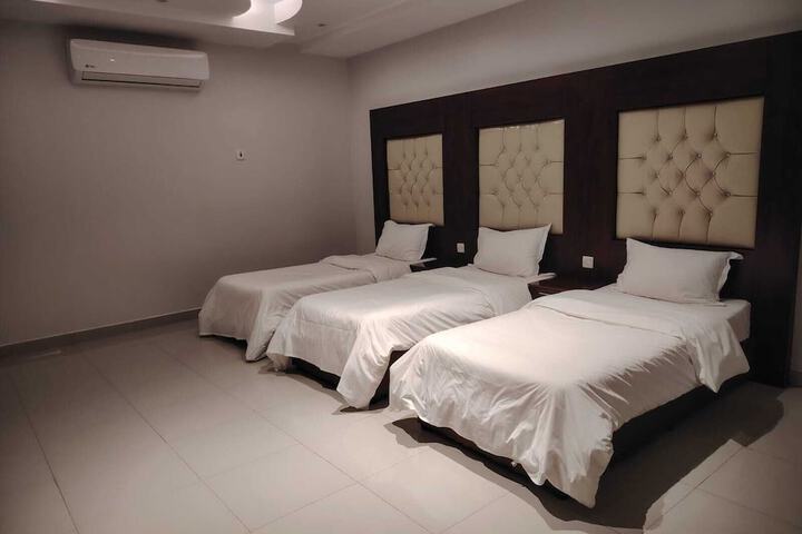 Room 11 of 31