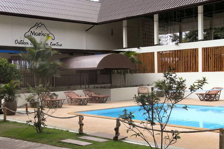 Pools & Facilities