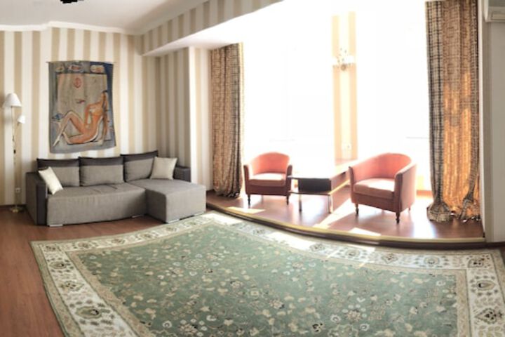 Room 80 of 151