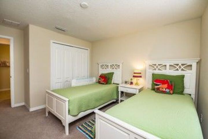 Room 7 of 27