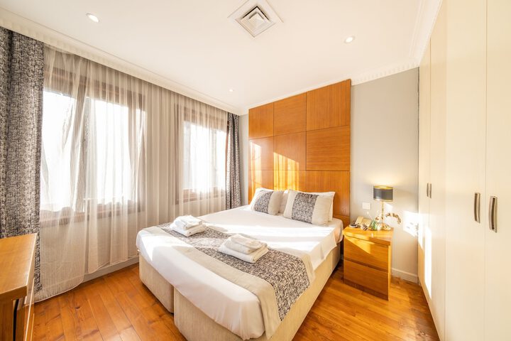 Room 8 of 73