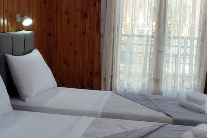 Room 33 of 129