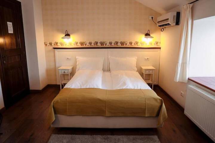 Room 22 of 44