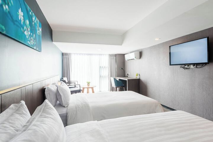 Room 21 of 33
