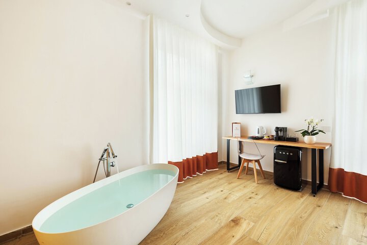 Room 20 of 77