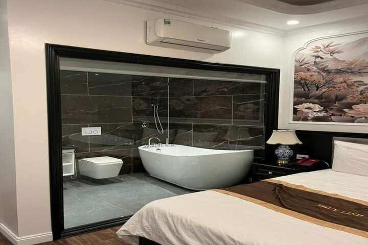 Room 14 of 27
