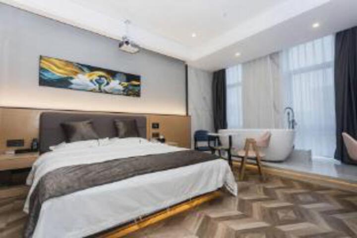 Room 21 of 23