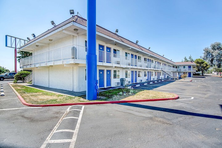 Motel 6 Stockton CA Charter Way West Stockton | Bookonline.com