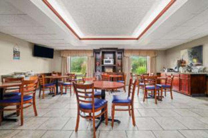 Dining Photos