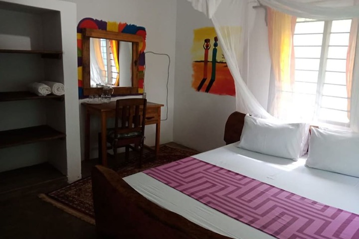 Room 6 of 38