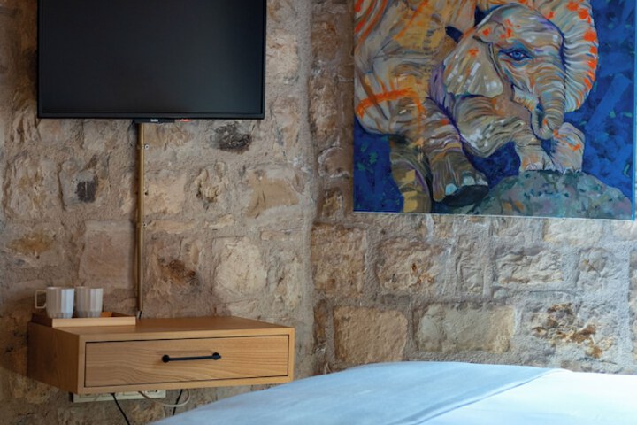 Room 5 of 53