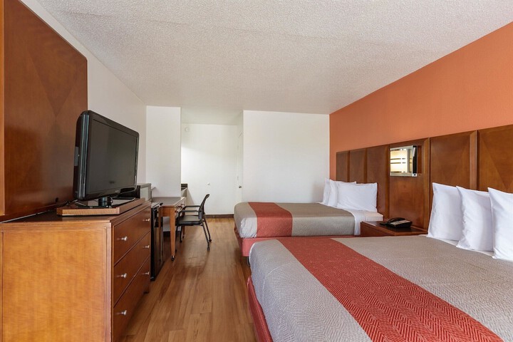 Room 27 of 61