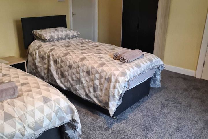 Room 3 of 8