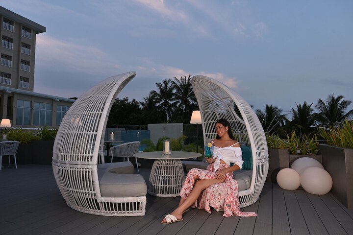 Sundeck 34 of 40
