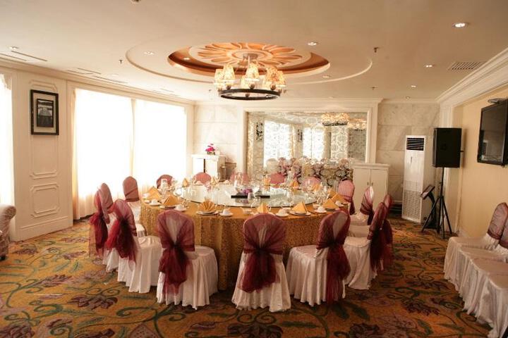 Dining 7 of 7