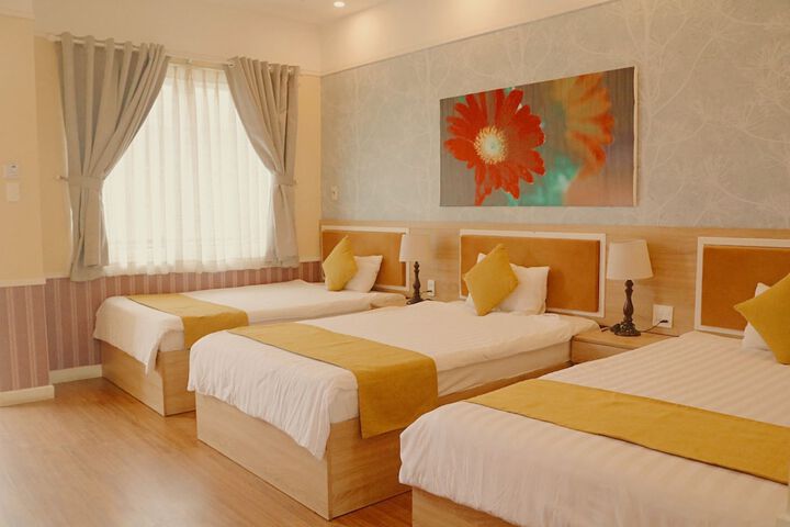 Room 3 of 28