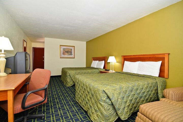 2 Double Beds (1 of 2)