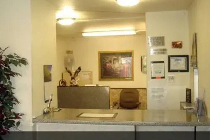 Exterior of Travel Inn Dekalb