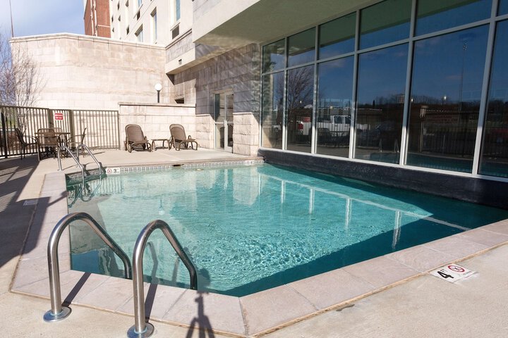 Pool 19 of 41