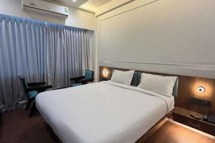 Room 17 of 36