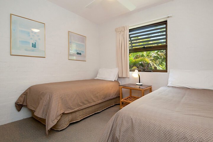Room 4 of 18