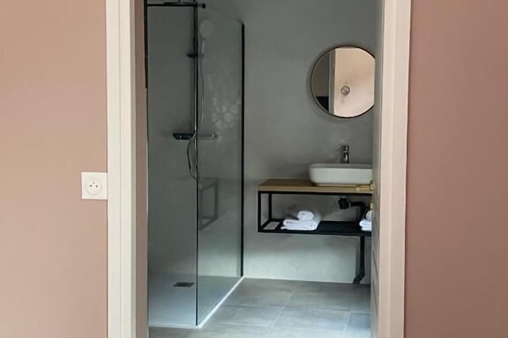Room 12 of 19
