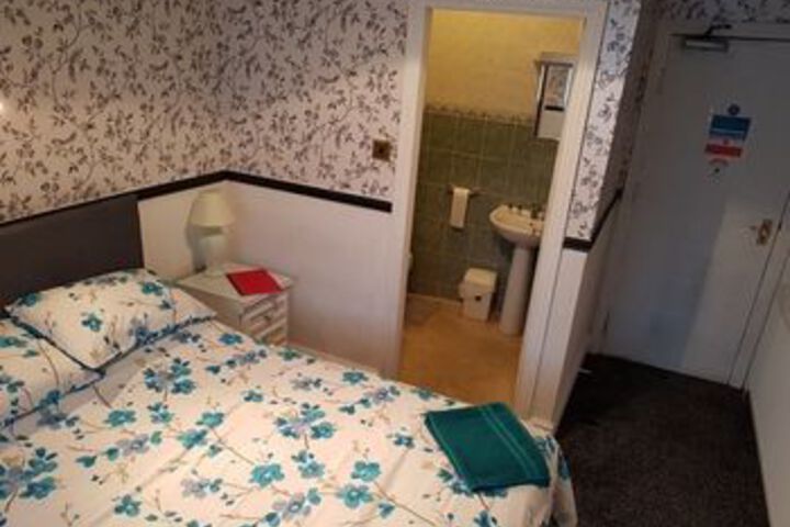 Room 5 of 20