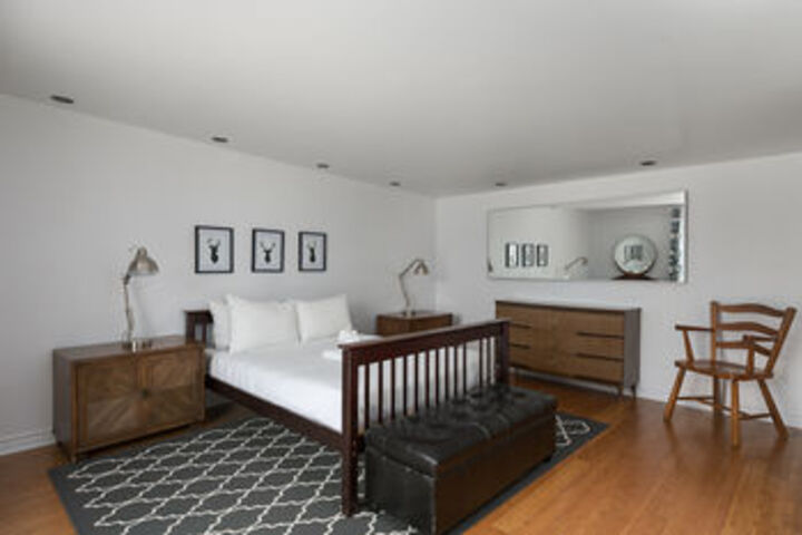 Room 4 of 22
