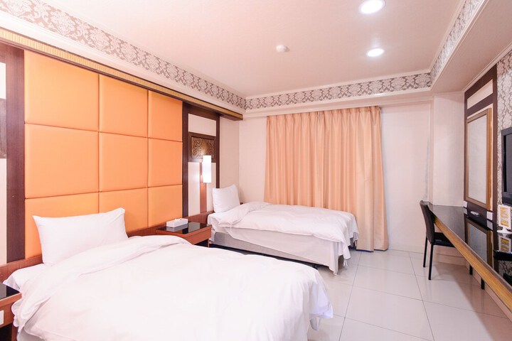 Room 48 of 67