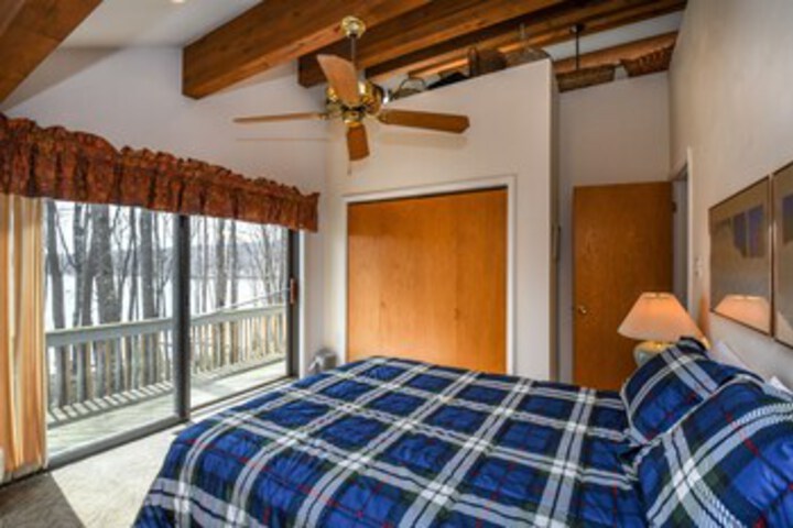Room 25 of 28