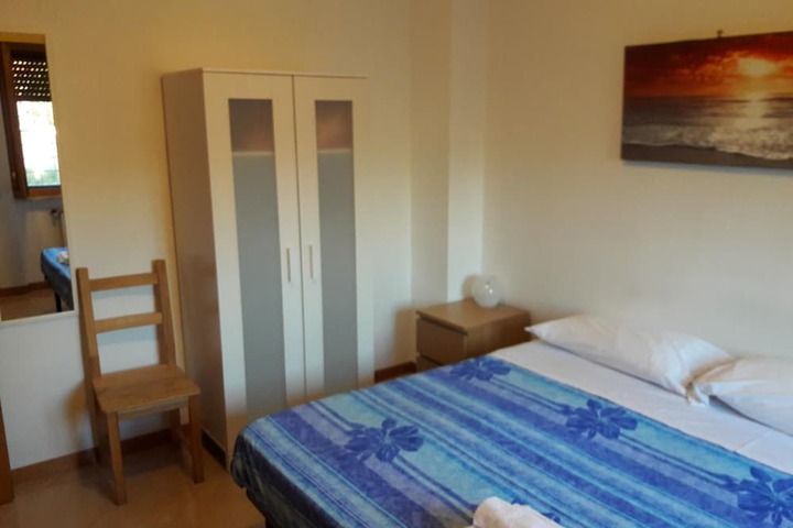 Room 12 of 25