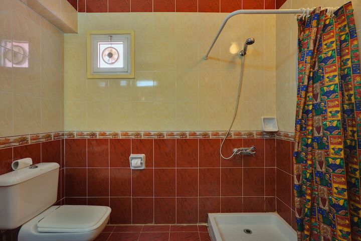 Room 10 of 24
