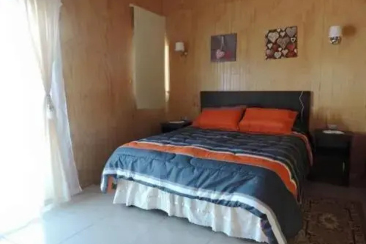 Room 4 of 12