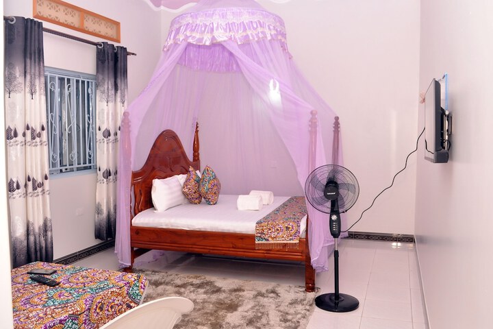 Room 2 of 13