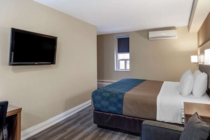 Room 16 of 40
