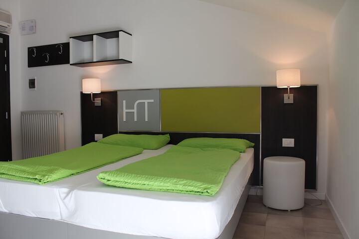 Room 6 of 58